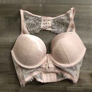 NWT Victoria’s Secret very sexy push up bra 32c
